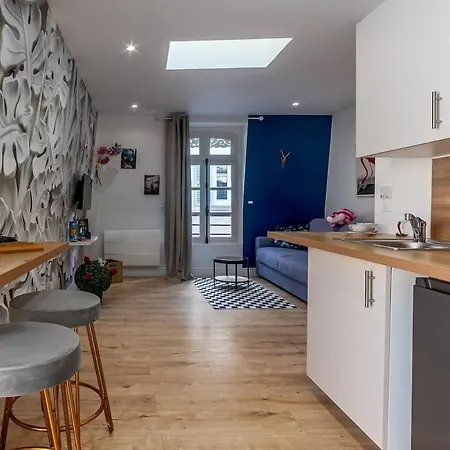 Wonderland Gare Disneyland Apartment